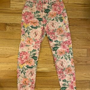 BDG Urban Outfitters flower pattern “mom” jeans size 28